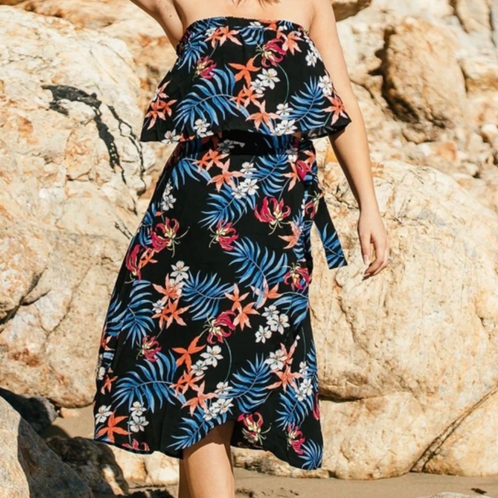 Tropical flutter tube top